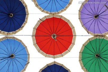 中央大街上的阳伞