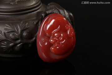 罗汉南红玛瑙吊坠
