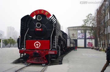 东方红蒸汽机车