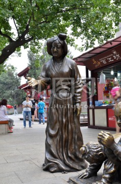 唐代妇女雕塑