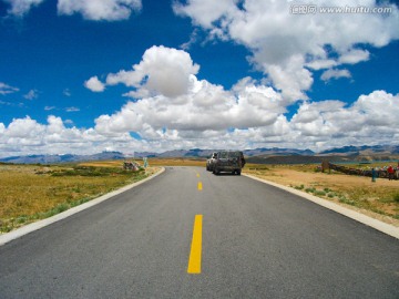 西藏阿里地区公路美景