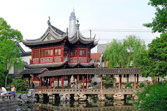 上海豫园水阁回廊园林全景