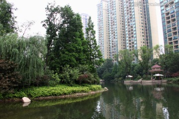 小区人工湖