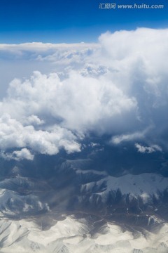 高原 雪山 白云