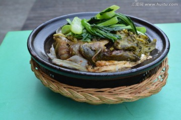 塘鲺鱼煲仔饭