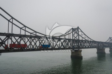 中朝边境贸易 丹东鸭绿江大桥