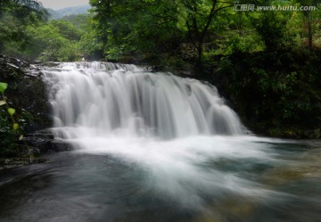 千岛湖瀑布风光