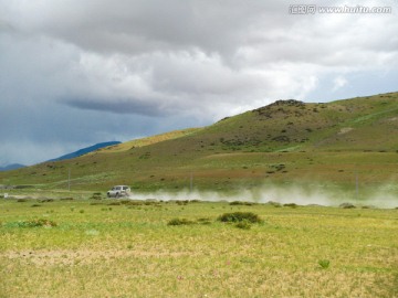 西藏阿里地区草原风光