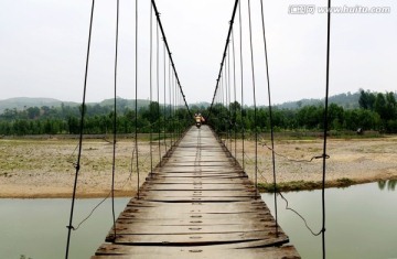 洛河吊桥