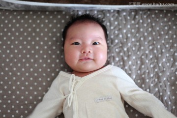 婴儿
