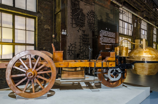 世界第一辆蒸汽车模型