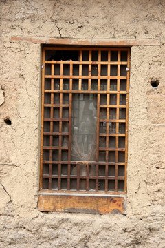 土墙 木窗
