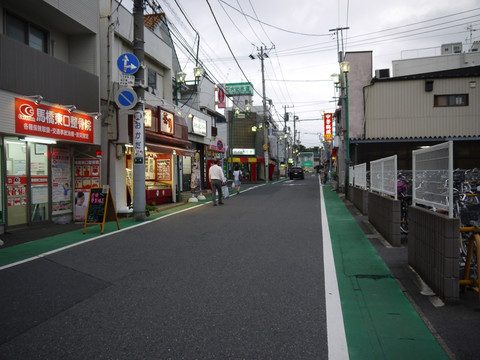 日本 傍晚的小街