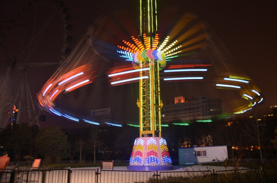 游乐园夜景 升降飞椅