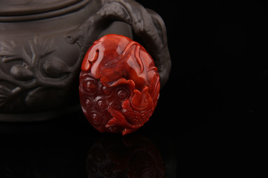 玉雕 鲤鱼莲花
