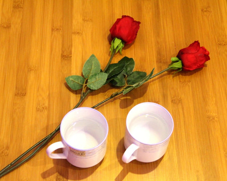 杯子 玫瑰花 一辈子爱情