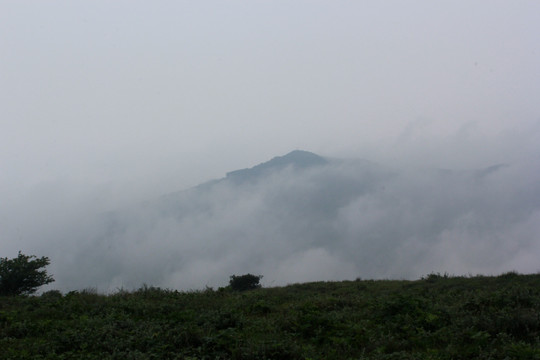嵩山山顶 云雾缭绕 海