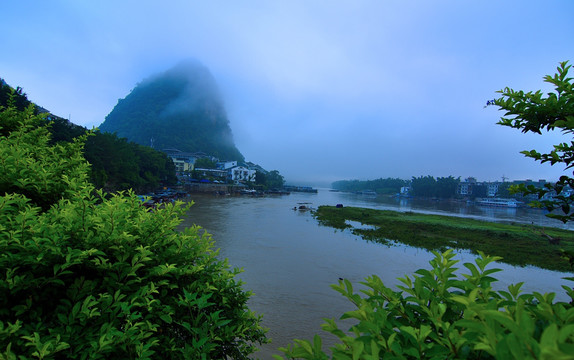 烟雨漓江