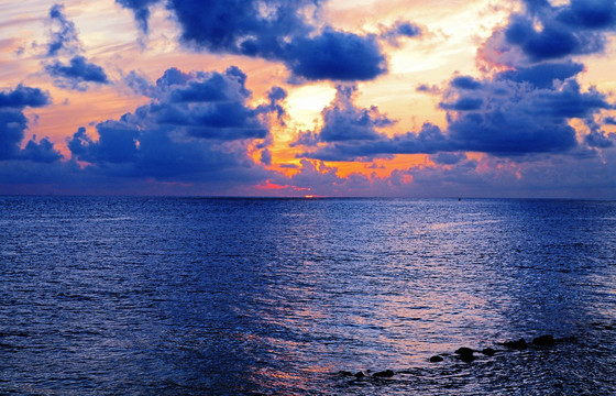 海上日落