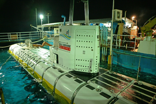 马尔代夫观光潜艇