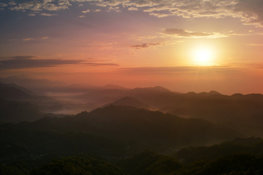 彭州龙门山日出