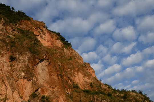 彭州龙门山岩石天空