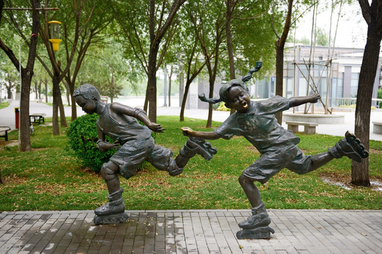 东营市清风湖公园运动雕像