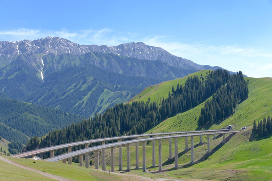 天山 高速公路