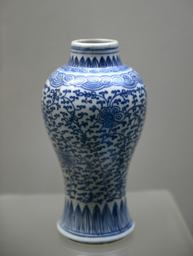 古代青花瓷梅瓶