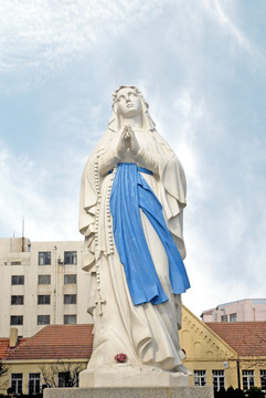 圣母玛利亚塑像