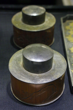 清代周芷岩制竹雕锡胎茶叶罐