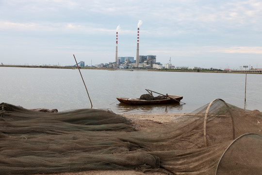 发电厂 河流与渔网