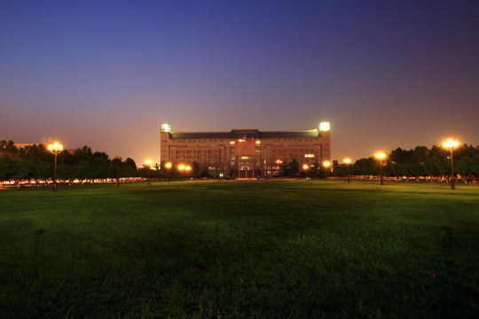 郑州大学夜景