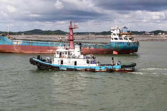 钦州港口风光 轮船