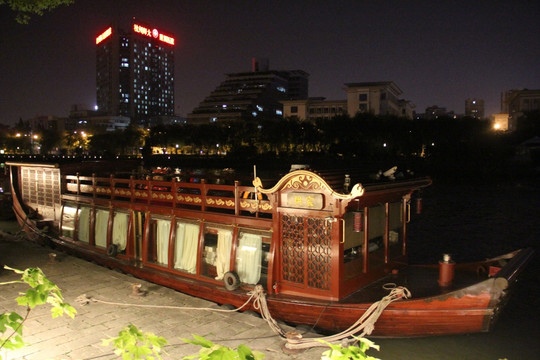 京杭大运河轮船