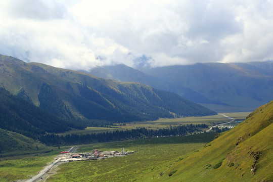 天山山脉风光