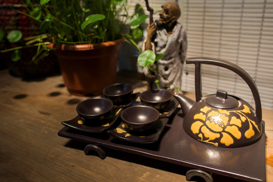 中国风精致陶瓷茶具
