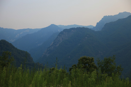 山间云霞