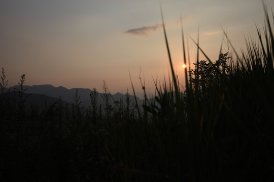 山间云霞