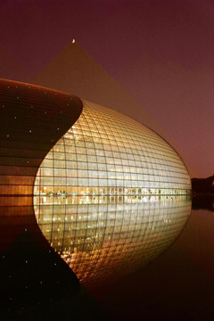 月夜下的北京国家大剧院