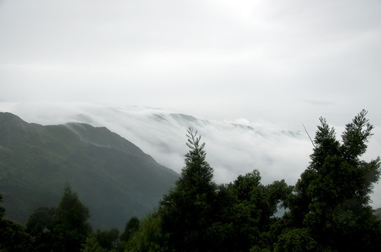 雾罩五岳衡山