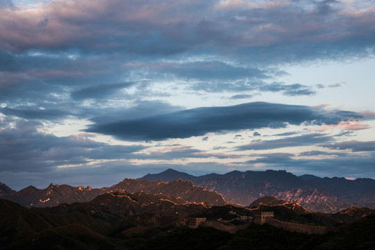 长城 明长城 山峦起伏 夕照