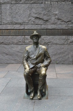 青年罗斯福雕像