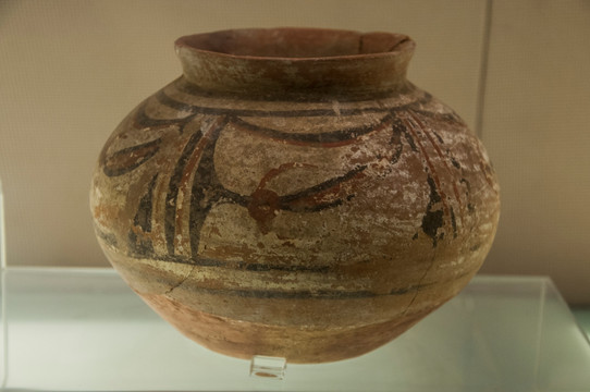 新石器时代大溪文化彩陶罐