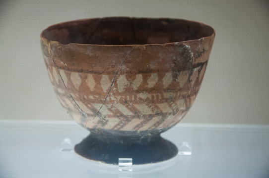 新石器时代大溪文化彩陶碗
