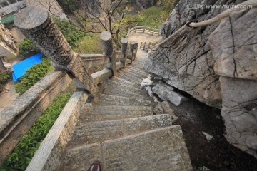 柳州箭盘山 狭窄的 登山台阶