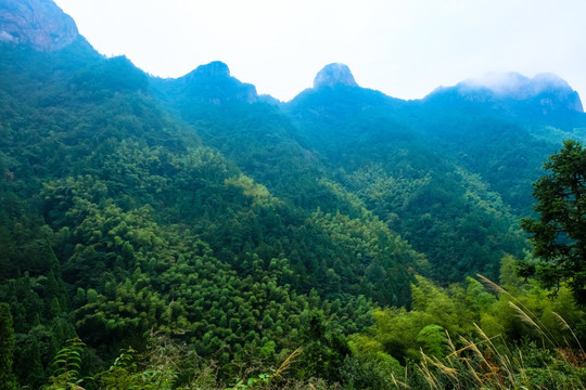 山峦起伏