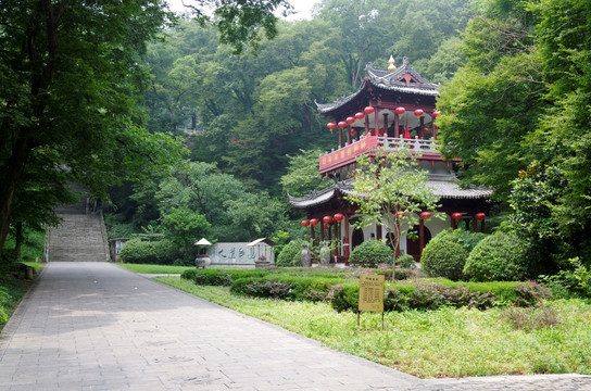 琅琊山琅琊寺的财神阁 钟楼