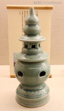 龙泉窑青瓷三潭映月瓶形塔