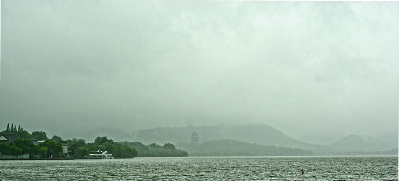 西湖云雾